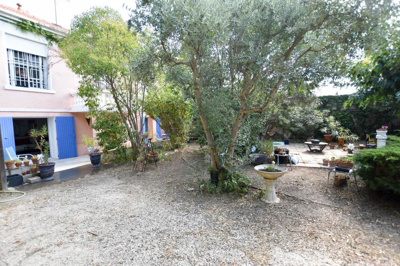 Moulin Rose, Parking - Jardin Lejlighed Arles Eksteriør billede