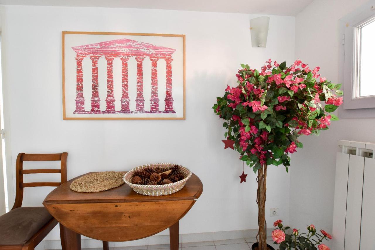 Moulin Rose, Parking - Jardin Lejlighed Arles Eksteriør billede