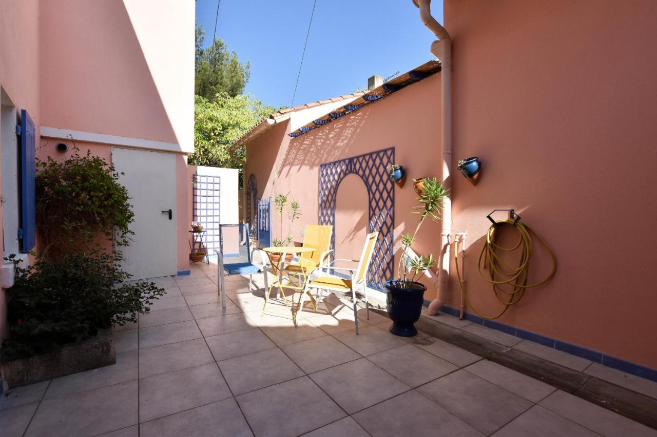 Moulin Rose, Parking - Jardin Lejlighed Arles Eksteriør billede